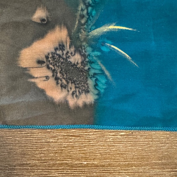 Vintage 100 % silk scarf/ hand made - Picture 5 of 6